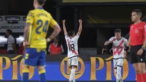 Álvaro García celebra el 0-1. EFE / Angel Medina G.. (Las Palmas) (Rayo Vallecano) Susttuye texto y añade dos fotos
