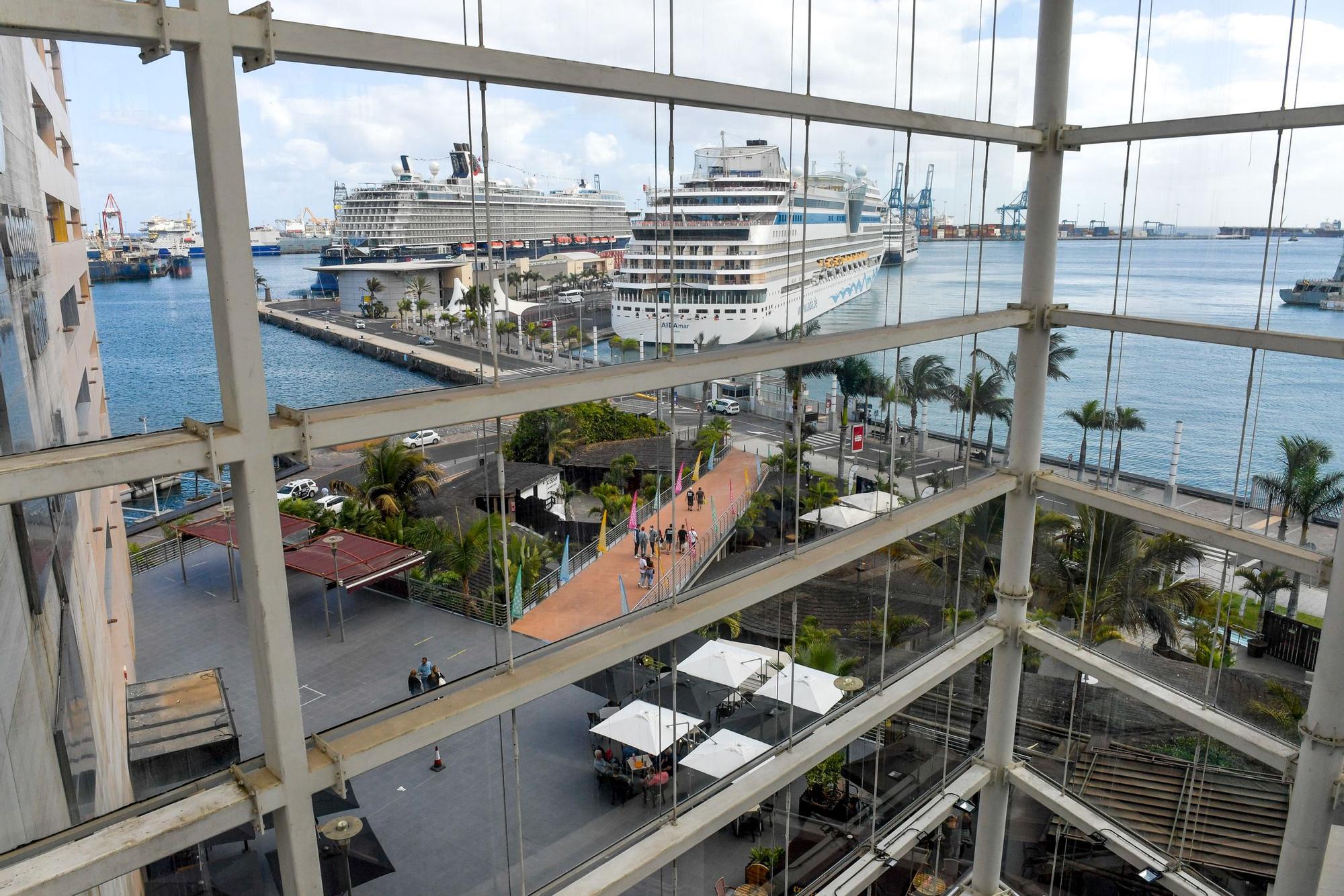 Cruceros en el Puerto de Las Palmas (07/11/2021)