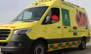Muere un hombre de 48 años al caer la moto en la que circulaba en una acequia en Antequera