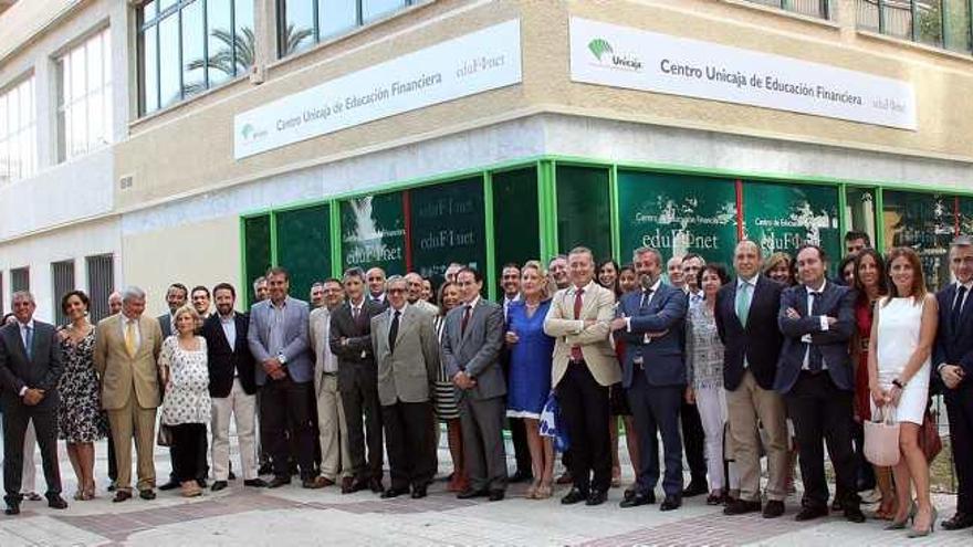 Foto de familia de la presentación del Proyecto Edufinet.