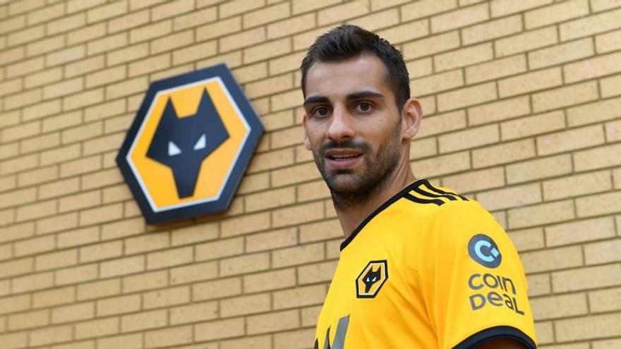 Jonny Otto, en su presentación con el Wolverhampton. // FdV