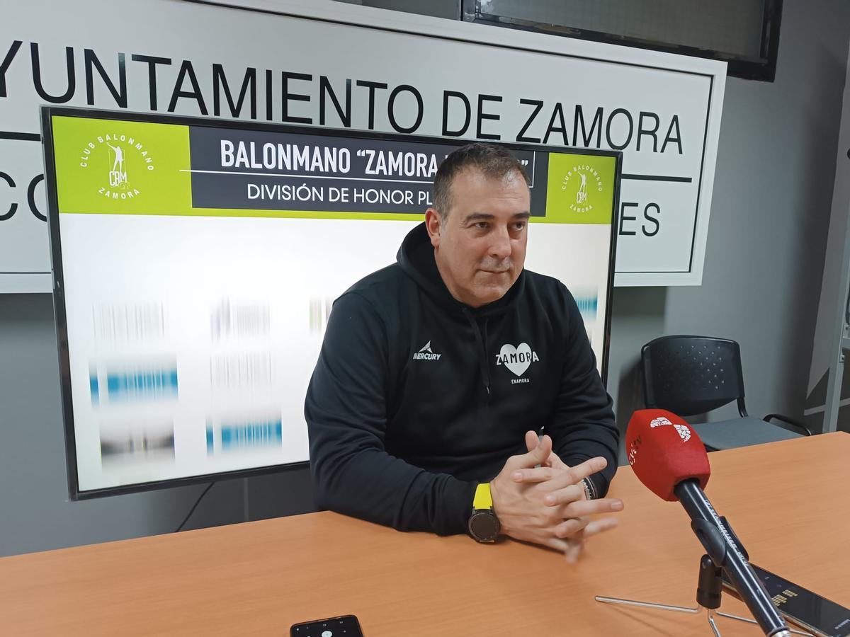 Fran González, técnico del Balonmano Zamora Enamora.