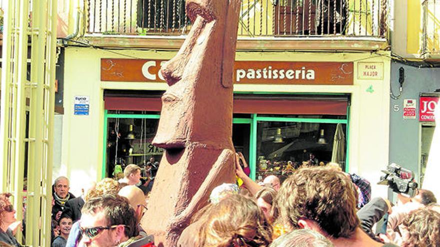 El moai de Xocolata, a la sortida de la pastisseria.