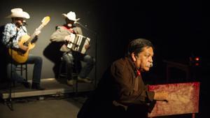 Momento de ’Misa Fronteriza’, de la compañía mexicana Universiteatro & Goruz Teatro. 