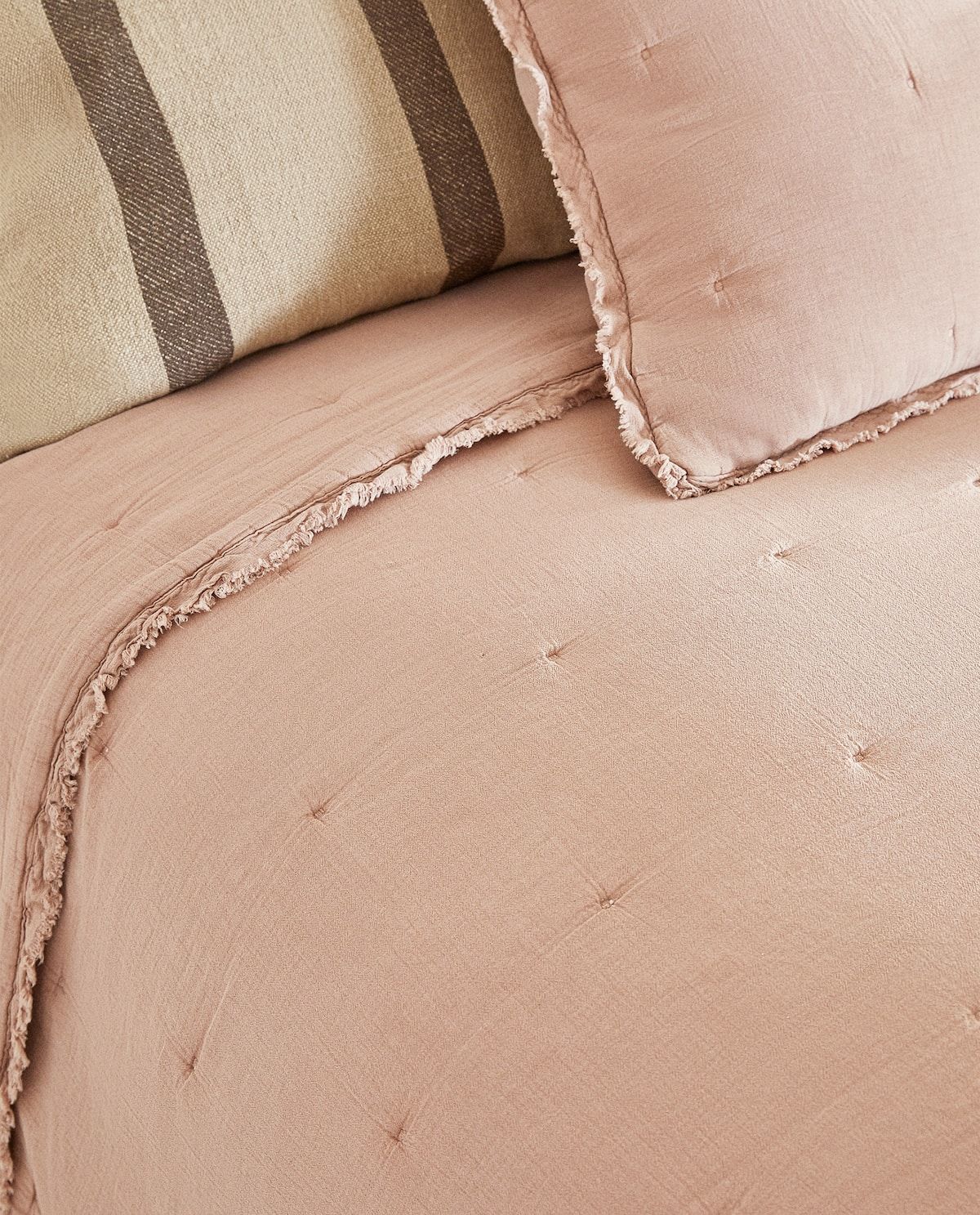 Edredones Zara Home | Cinco edredones elegantes para a tu cama un toque sofisticado