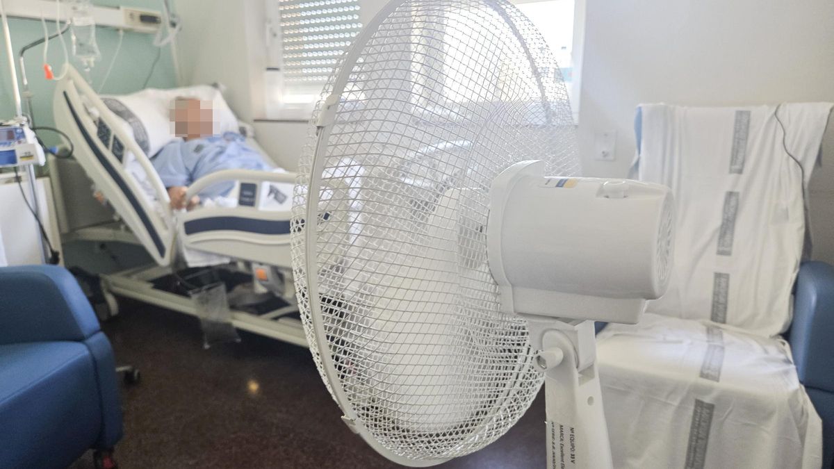 Una habitación del Hospital de Alicante con un ventilador
