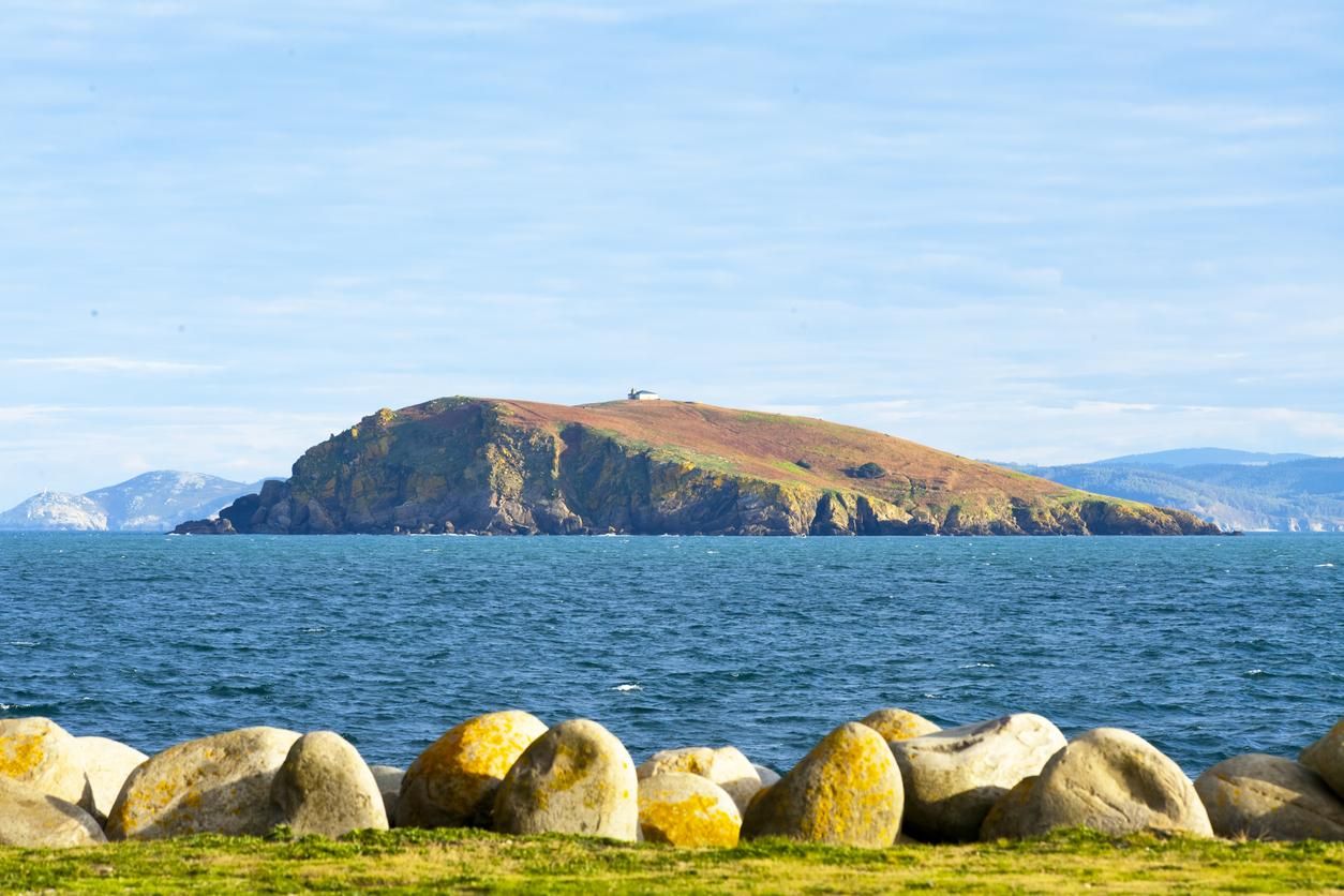 Isla Coelleira vista desde tierra firme