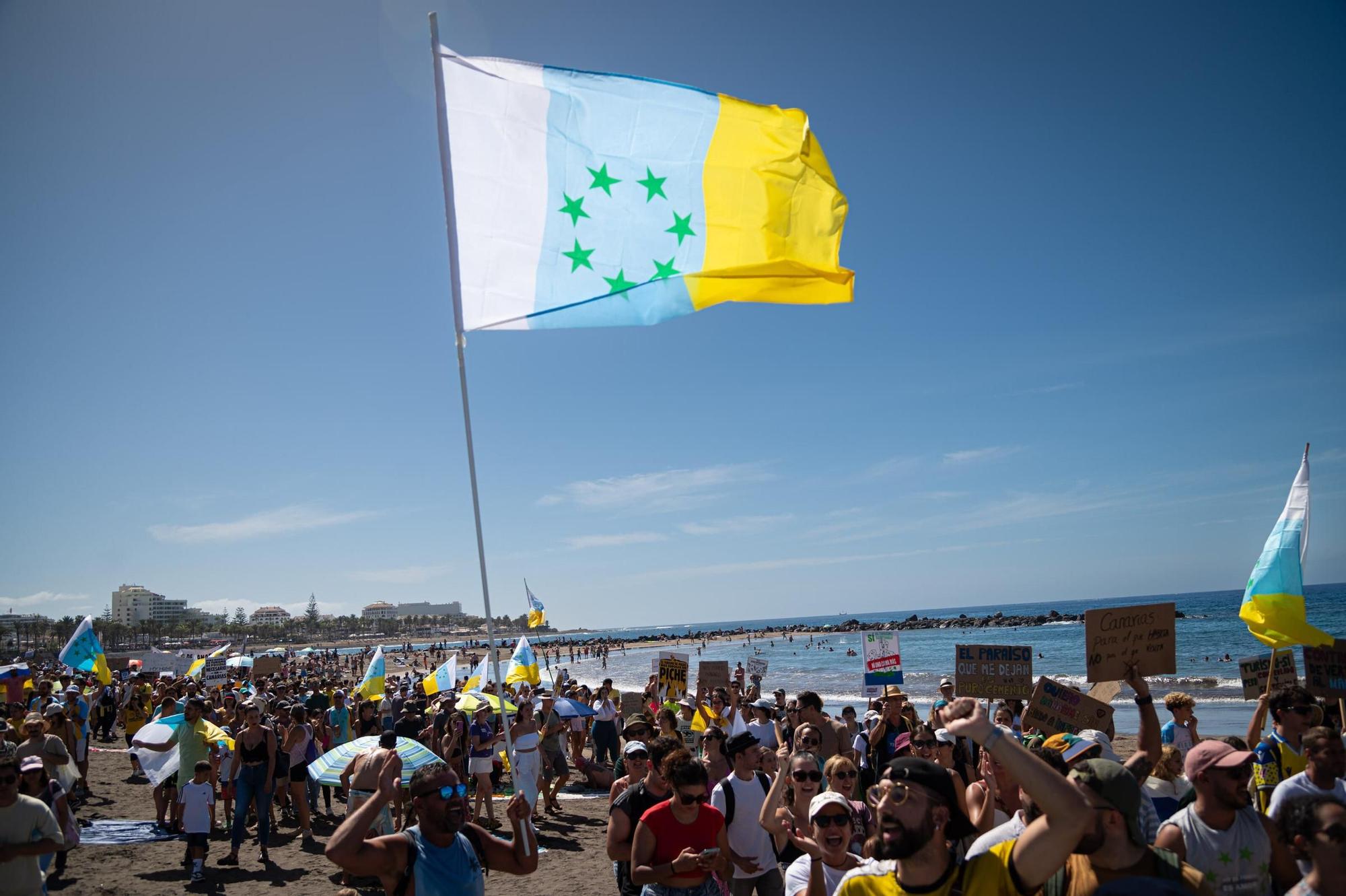 Todas las imágenes de la manifestación del 20-O en Tenerife