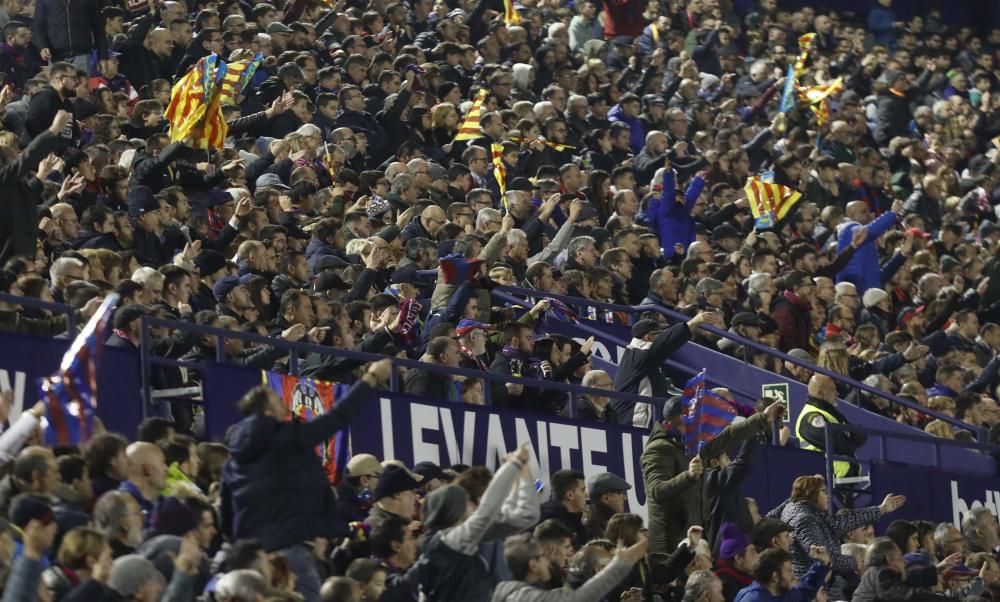 Las mejores imágenes del derbi Levante UD - Valencia CF