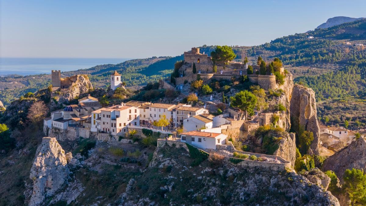 Un municipio encaramado en lo alto de una montaña que tiene el récord de museos por habitante de España.