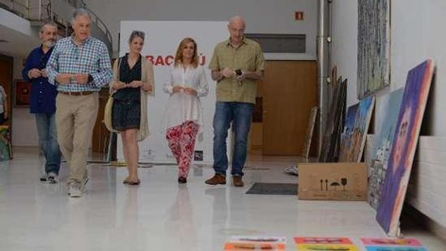 El jurado valora las obras participantes. // B. Lorenzo
