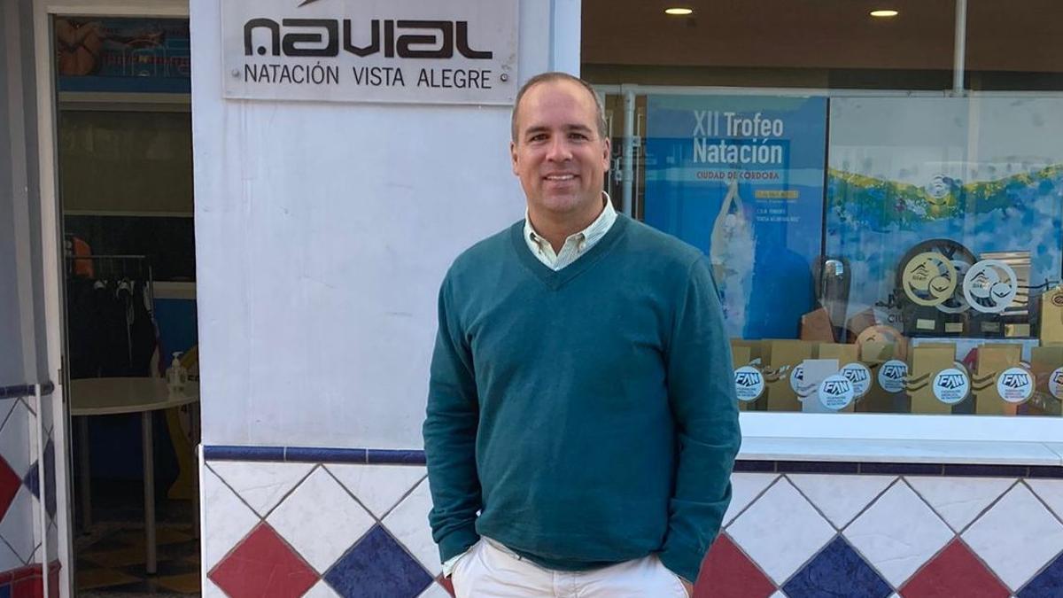 Manuel López, en la sede del club Navial.