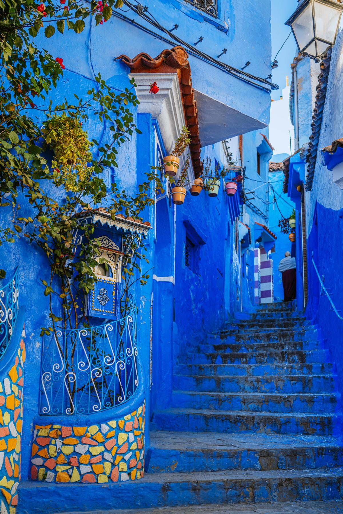 Las calles de Chefchaouen están cubiertas de azul