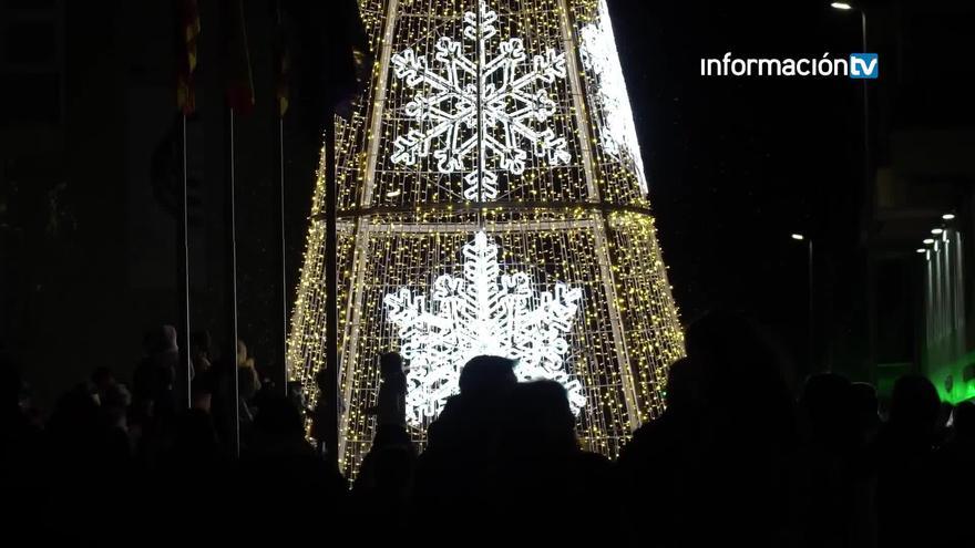 El Campello inaugura la Navidad con el encendido de luces El Campello inaugura la Navidad con el encendido de luces