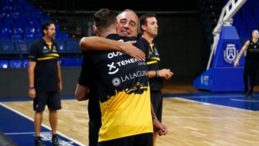 Huertas abrazó a Vidorreta y se mostró feliz en su primera práctica.