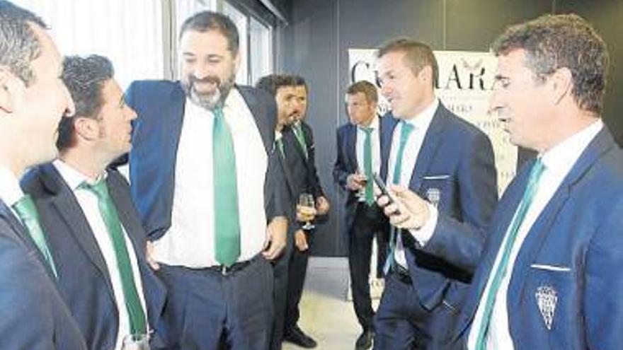 Carlos González confirma que el Córdoba reforzará todas las líneas