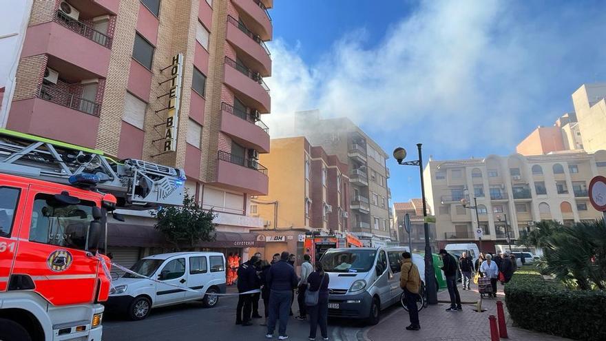 Fallece una mujer en un incendio en Port de Sagunt