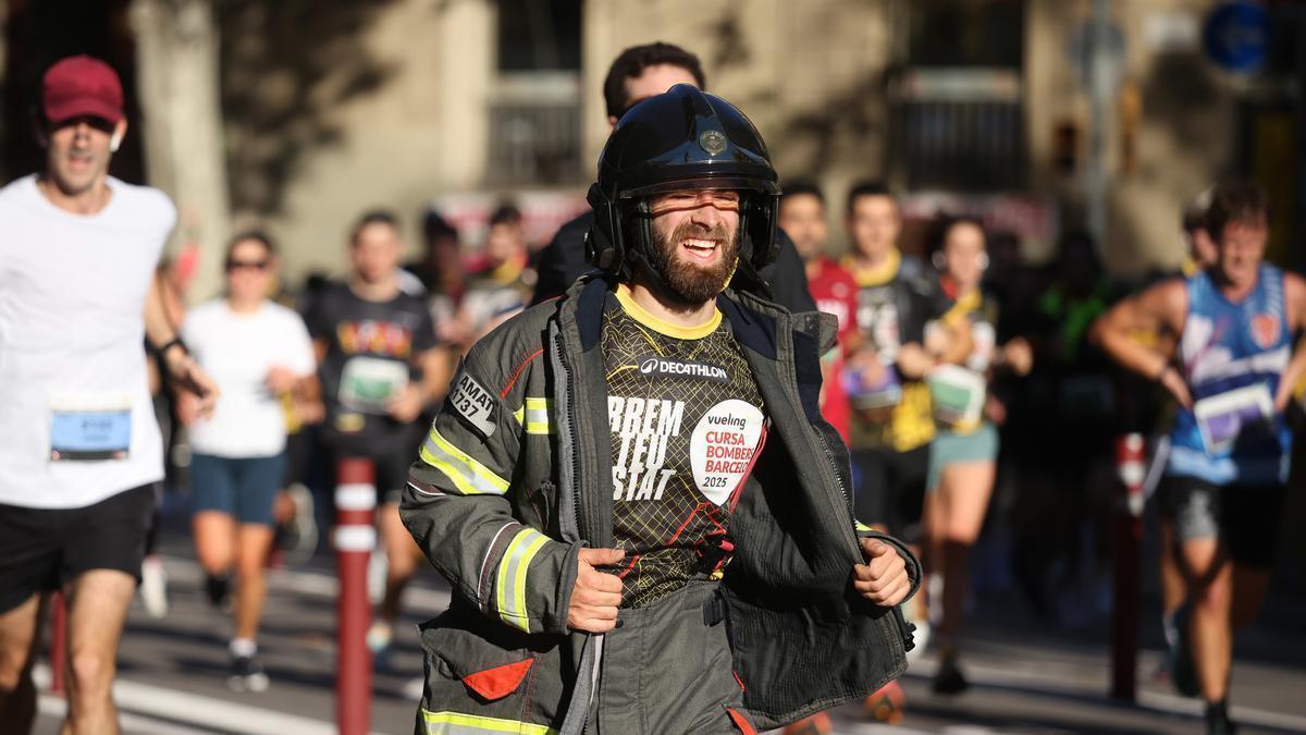 Outside Simbolo ¿Qué tiene correr 10 kilómetros por Barcelona para querer repetir cada año?