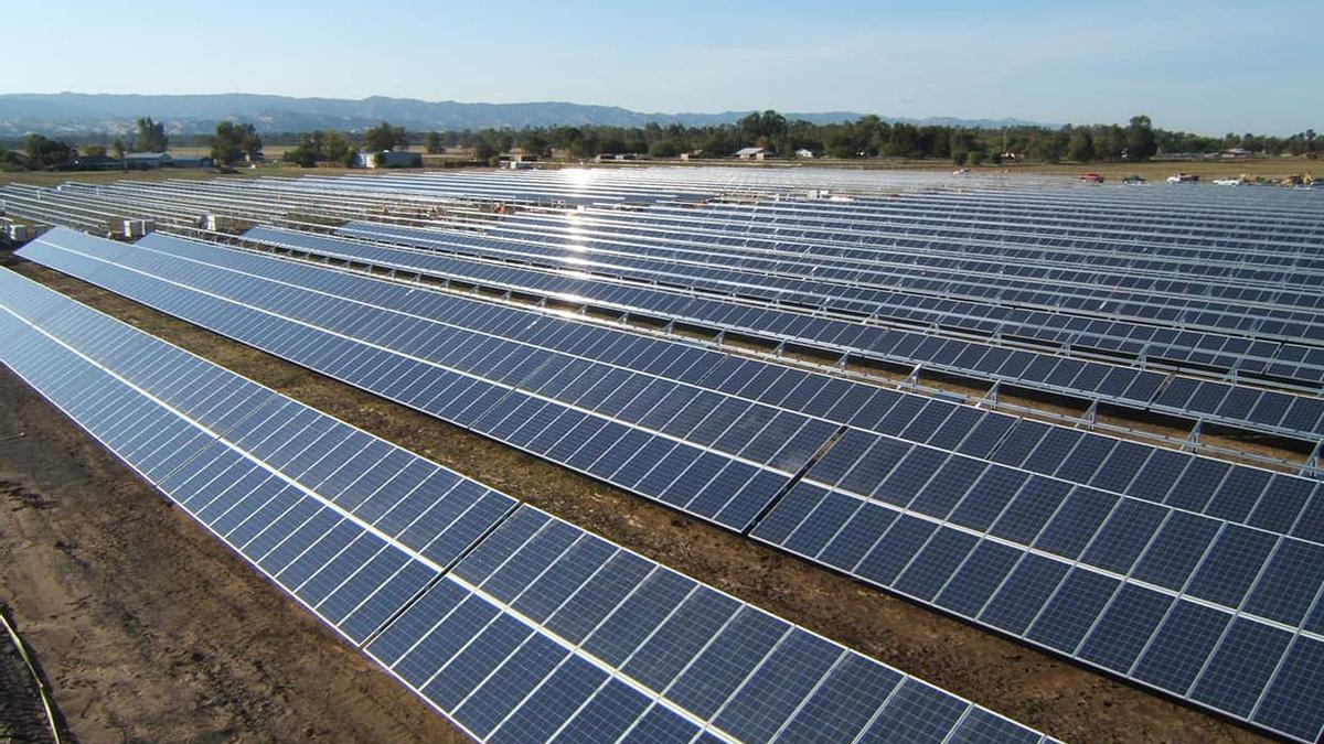 Paneles solares de una planta fotovoltaica.