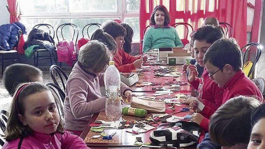 Participantes en el obradoiro. // Faro