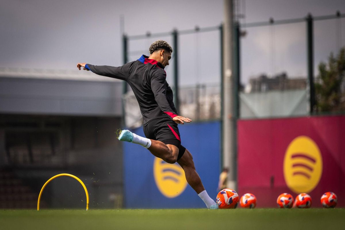 Araujo quiere ser importante para Flick