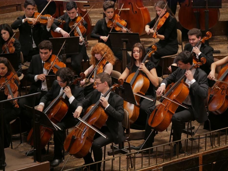 La Orquesta de Jóvenes de la Provincia durante su actuación