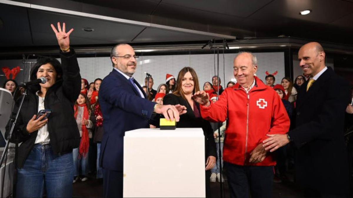 El Corte Inglés de Elche da la bienvenida a la Navidad