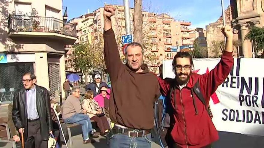 Detenidos por quemar fotos del rey y páginas de la Constitución