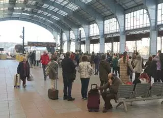 A Coruña aguarda por un tren de cercanías del que disponen el resto de áreas metropolitanas