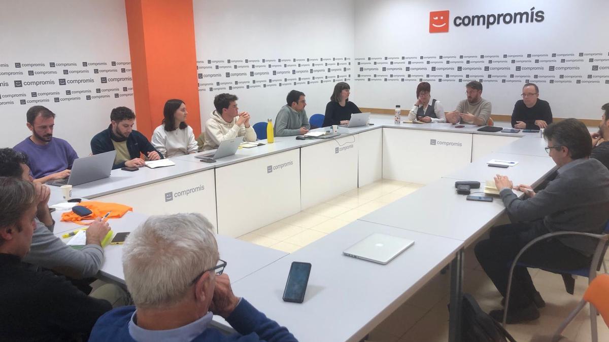 Micó (Més), Ibáñez (Iniciativa) y Serra (Verds) presiden la ejecutiva de Compromís, este lunes.
