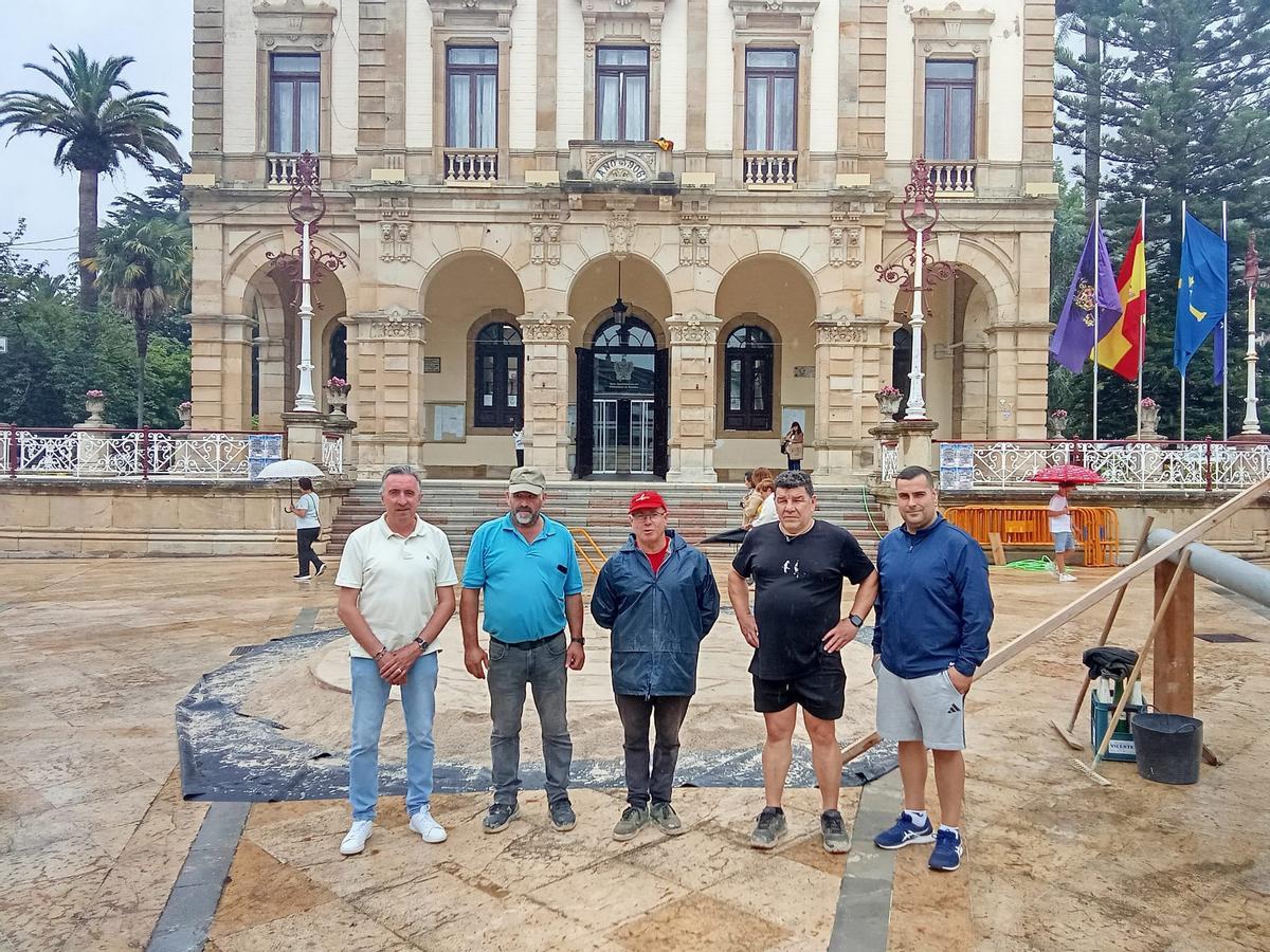 Por la izquierda, José Antonio Fernández, Ángel Huera, Luis Ángel Lastra, Carlos Álvarez e Iván Rivas.