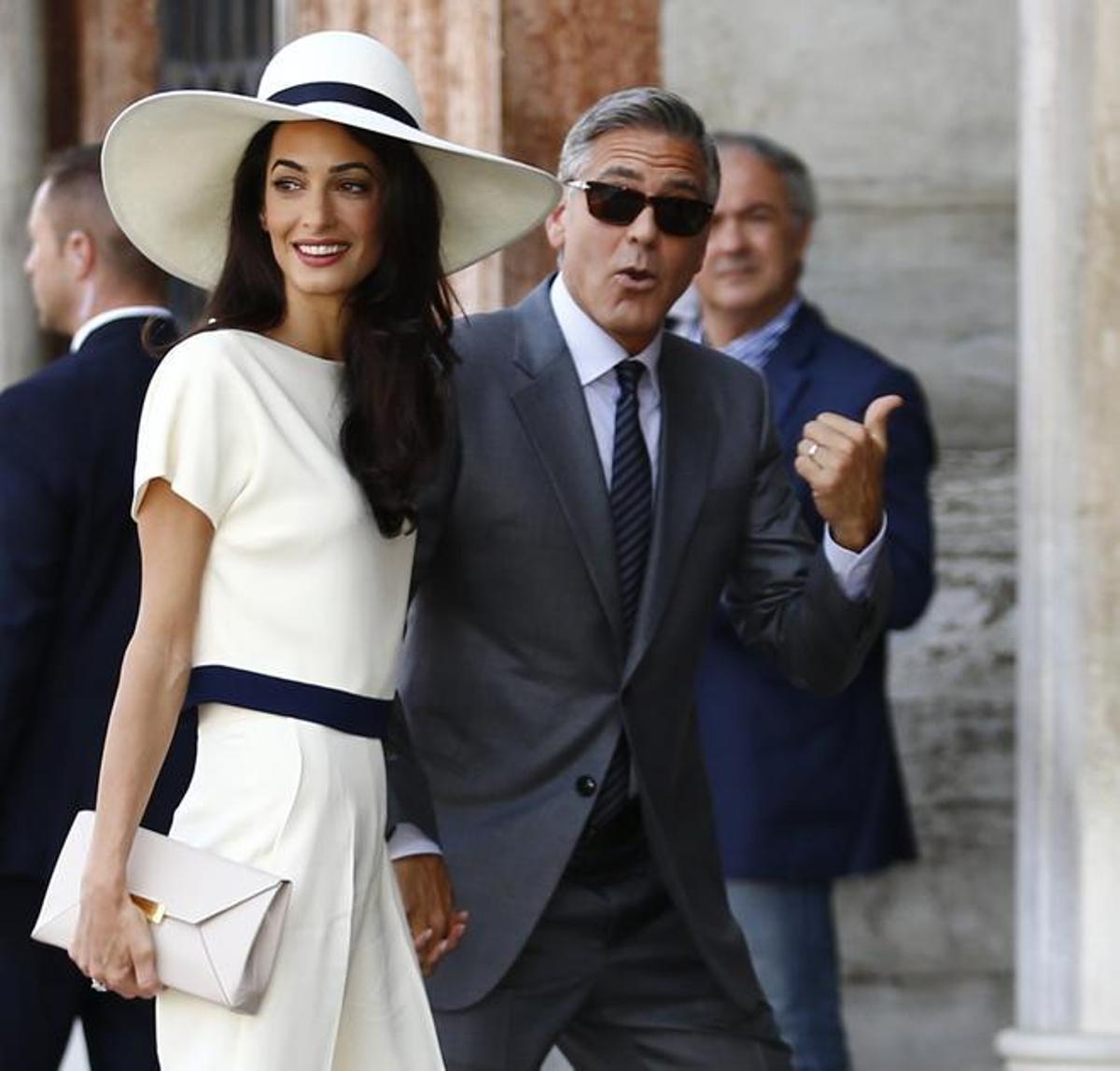 George Clooney y Amal Alamuddin, a su llegada al palacio Ca Farsetti de Venecia, donde celebraron su boda civil, el 29 de septiembre de 2019.