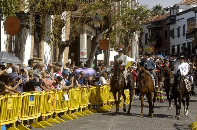 ROMERIA ROCIERA Y OFRENDA A LA VIRGEN