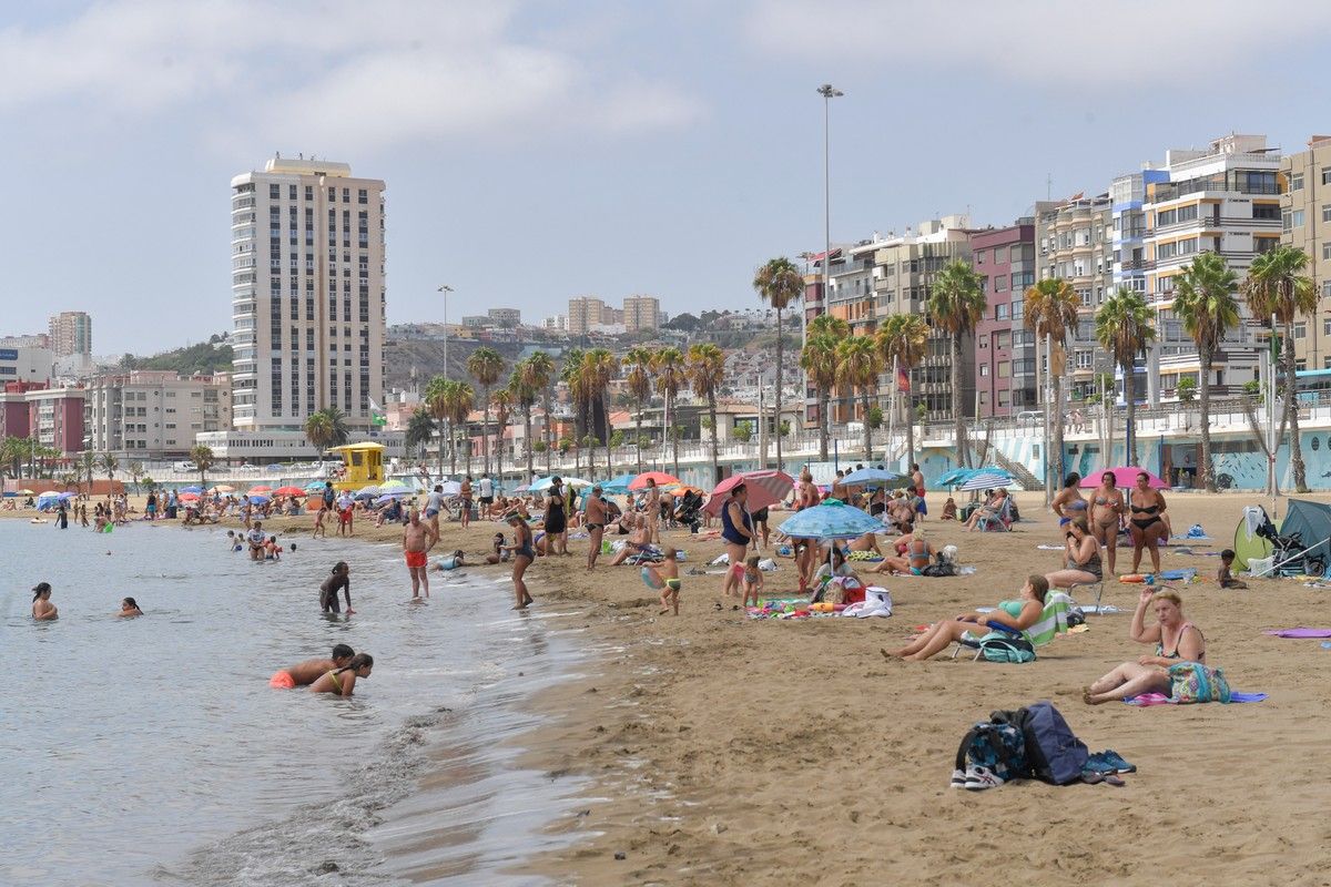 Un sábado de playa en Las Alcaravaneras (21/08/21)