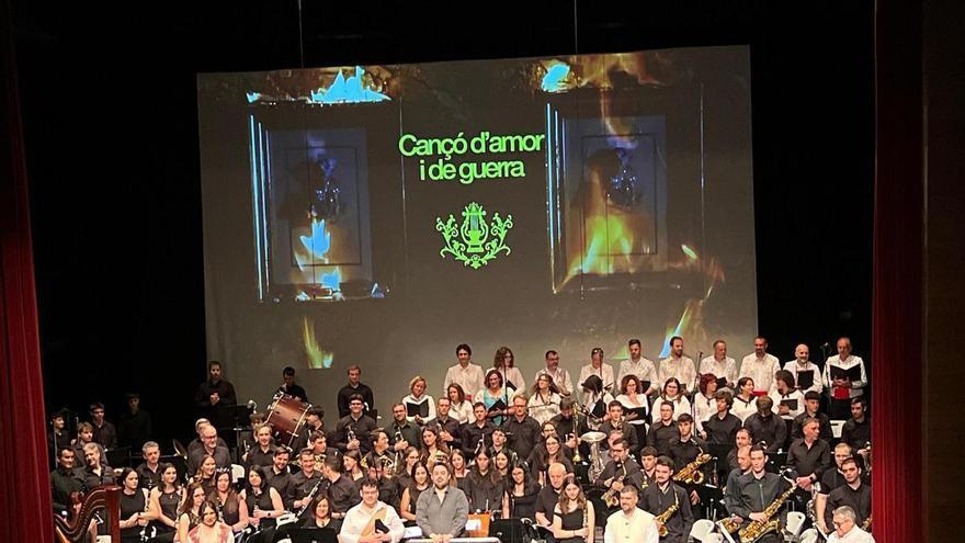 La Unió Artística Musical d'Ontinyent emociona en un concierto histórico por el centenario de "Cançó d’amor i de guerra"