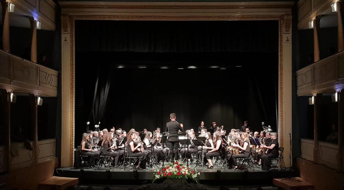 Un concierto de la Orquesta de Sinfónica de Castilla y León en el teatro Latorre de Toro.  | ARCHIVO