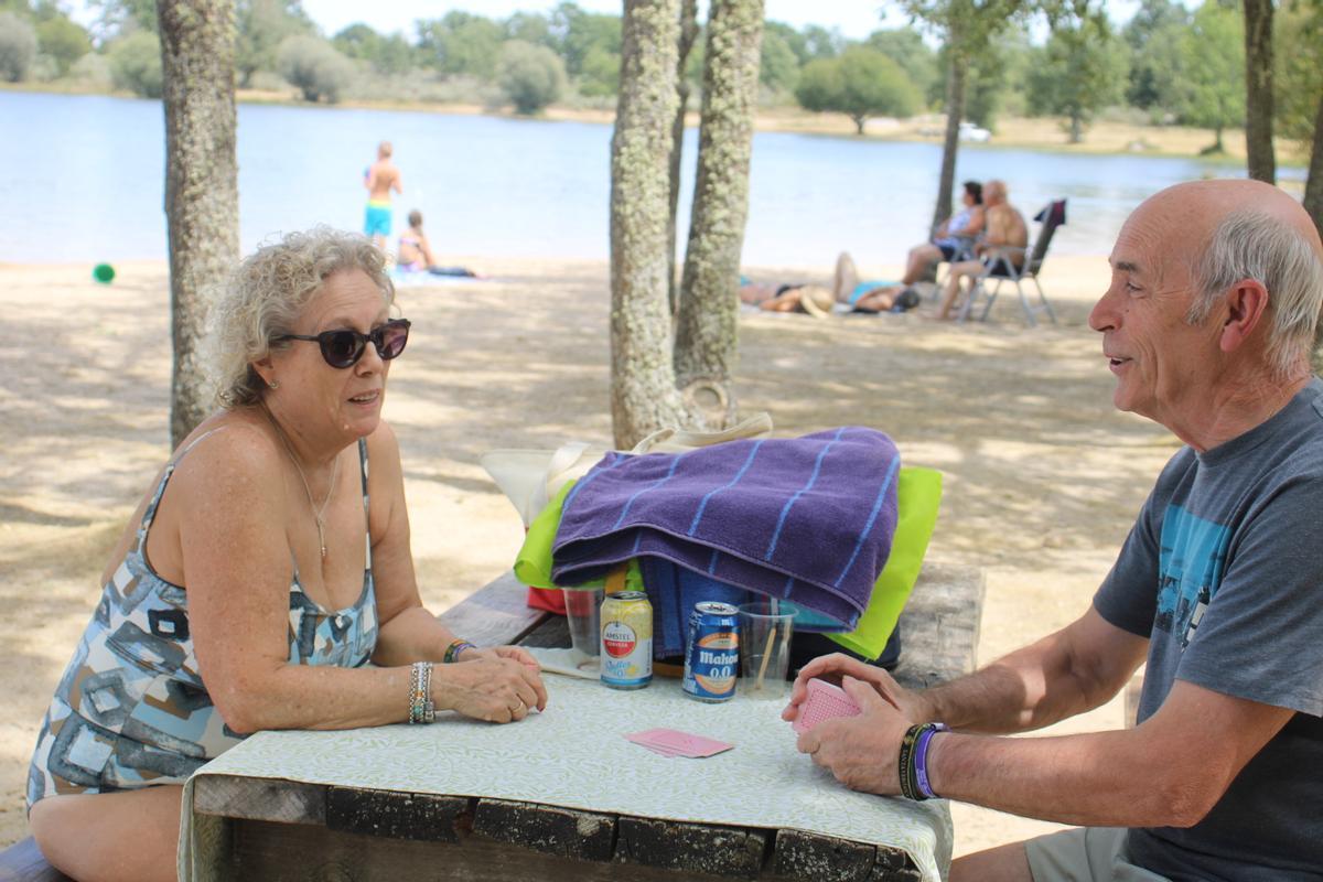 Playa de Villardeciervos. Pedro y Charo de Medina de Rioseco