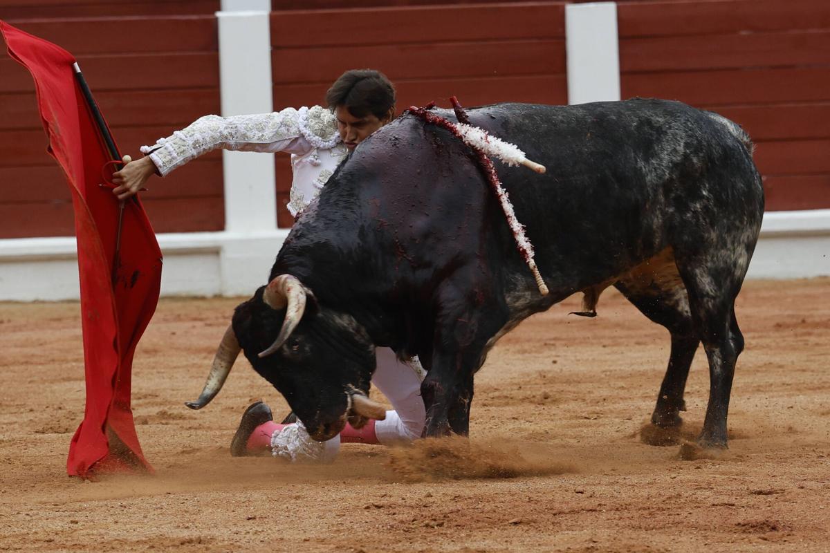 El triunfo de Roca Rey en la feria taurina de Gijón, en imágenes