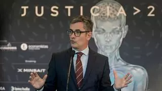 El ministro de Presidencia, Félix Bolaños, tras la querella de Vox por los altercados en A Coruña: "Intentan amedrentarnos"