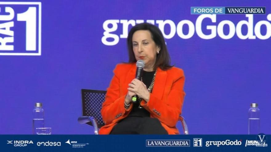 Margarita Robles defiende el rechazo de España a guerras ilegales frente a críticas de Trump