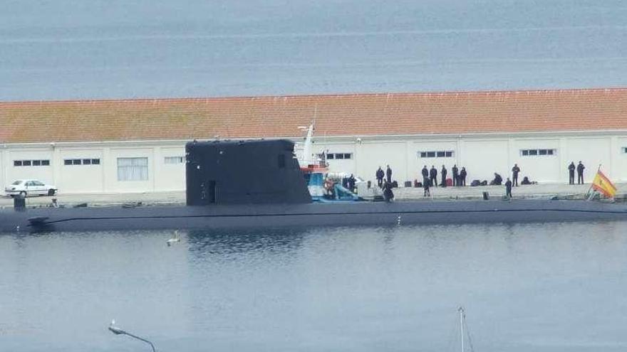 El submarino Mistral, en el puerto de la Escuela Naval Militar. // S.A.