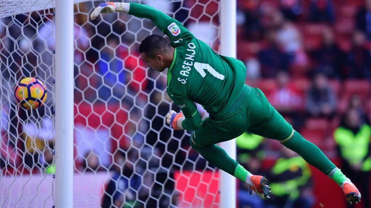 Sergio Asenjo es el portero menos goleado de la Liga Santander