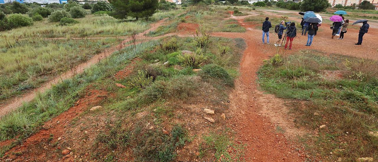 A la izquierda, la zona aproximada, colindante con la calle Aubarca, en la que se prevé construir el nuevo instituto de educación. | J. A. RIERA