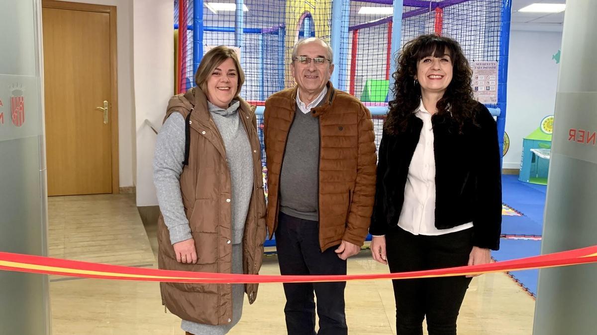 Inauguración del parque infantil cubierto de Montaverner