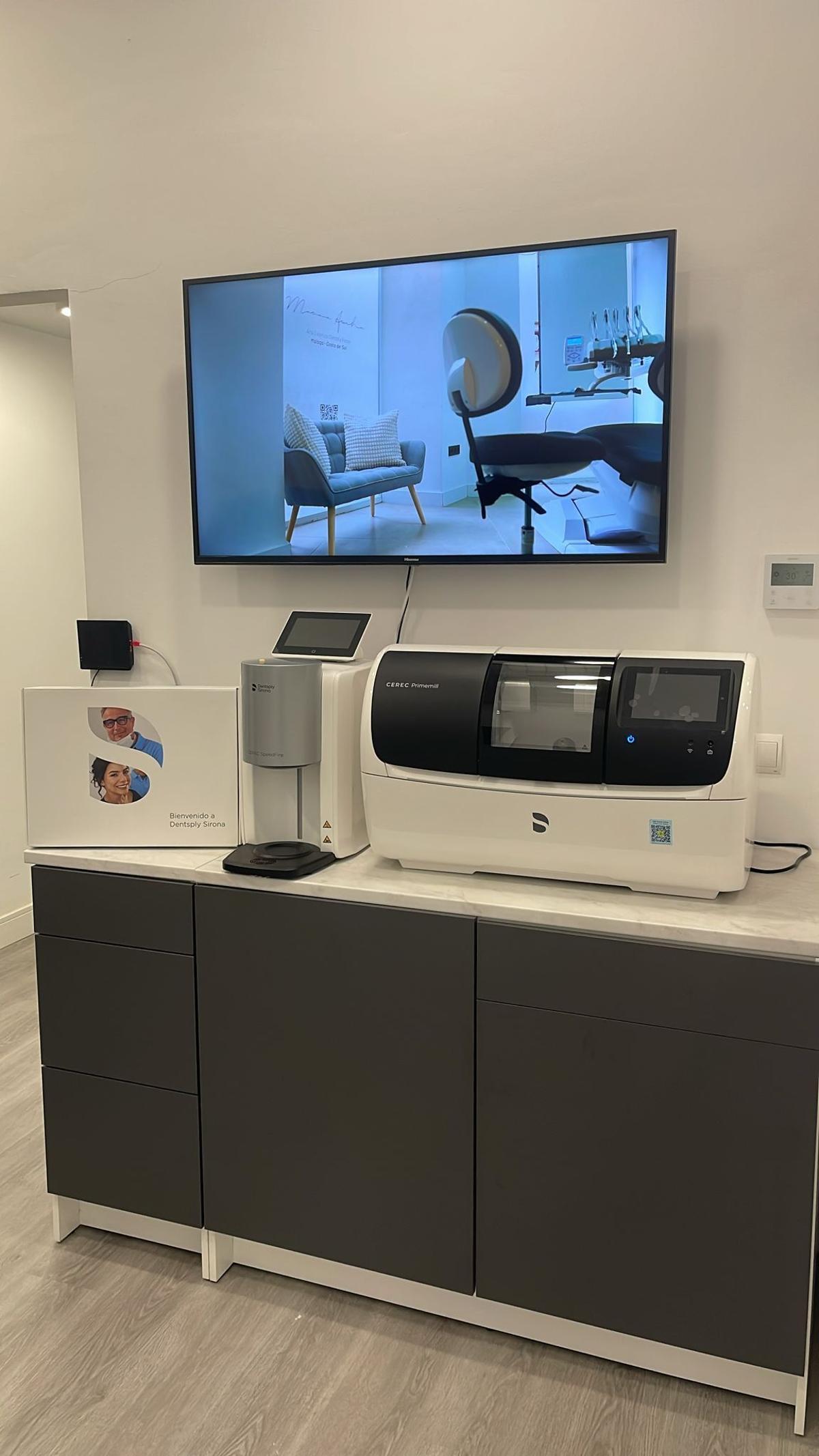 La nueva tecnología permite realizar en una sola visita tratamientos como coronas dentales, incrustaciones cerámicas y restauraciones dentales avanzadas