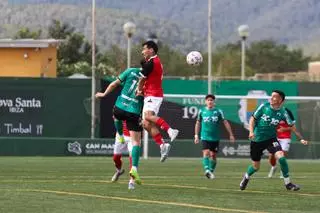 Imágenes de la derrota de la PE Sant Jordi por 1-2 ante el CD Migjorn