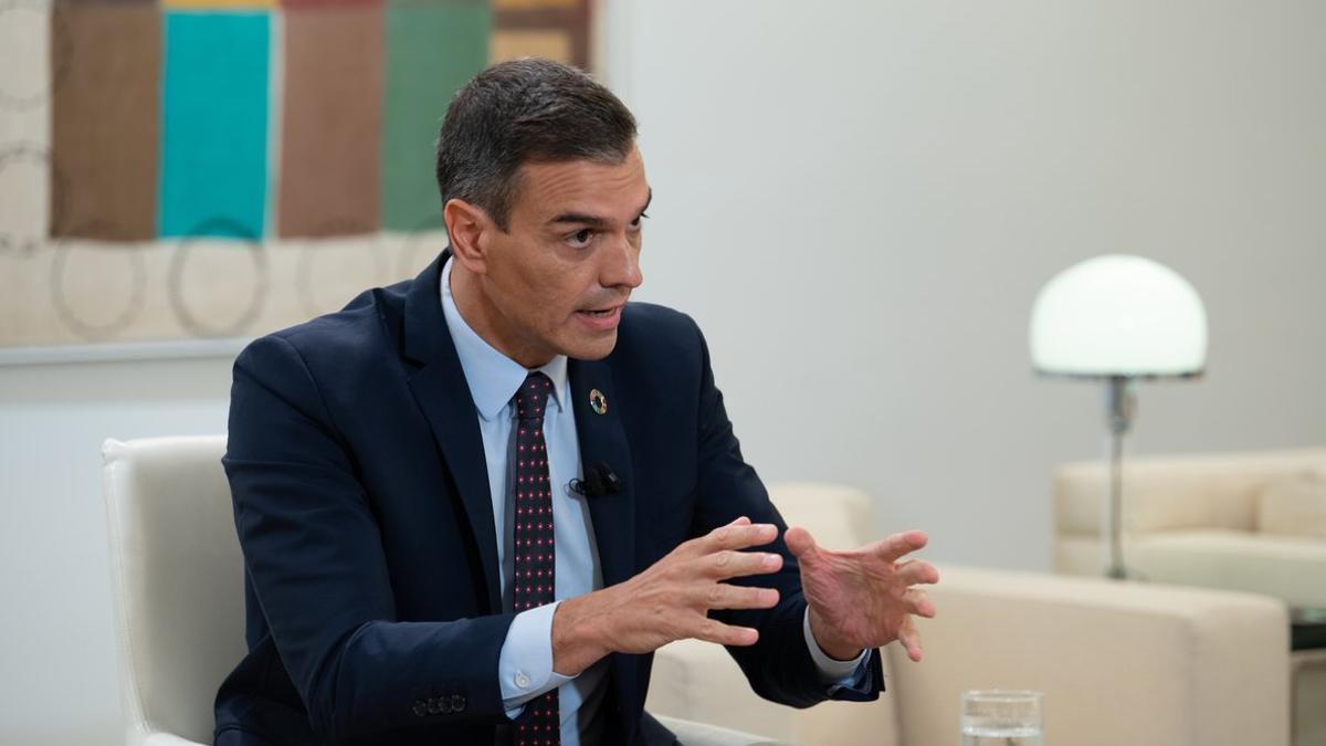 El presidente del Gobierno, Pedro Sánchez, durante su entrevista en 'La Sexta noche' con Iñaki López, este 19 de septiembre en la Moncloa.