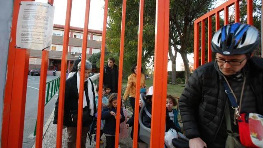 Educación dice que la jornada continua para los conserjes escolares es ilegal