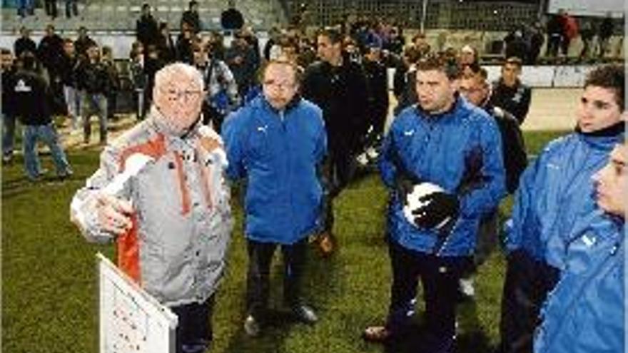 Futbol Lliçó de Laureano Ruiz a Santa Coloma