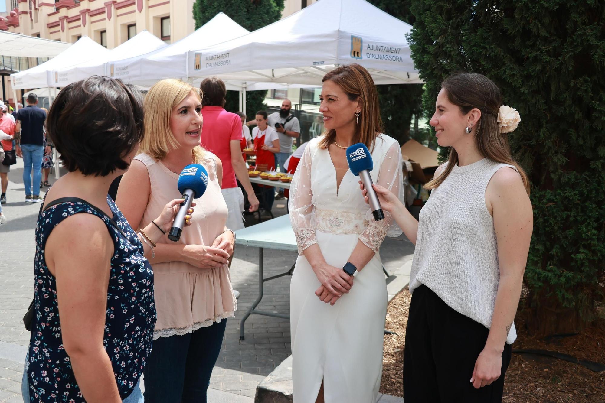 Galería del reparto de arroz de les 'calderes' en el día grande de las fiestas de Almassora